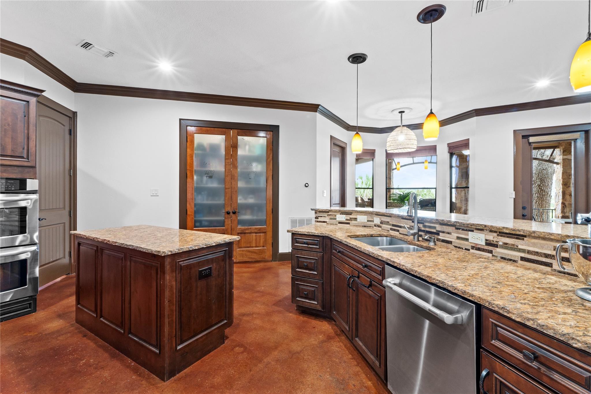 8211 Moon Rise Trl, Jonestown, TX 78645