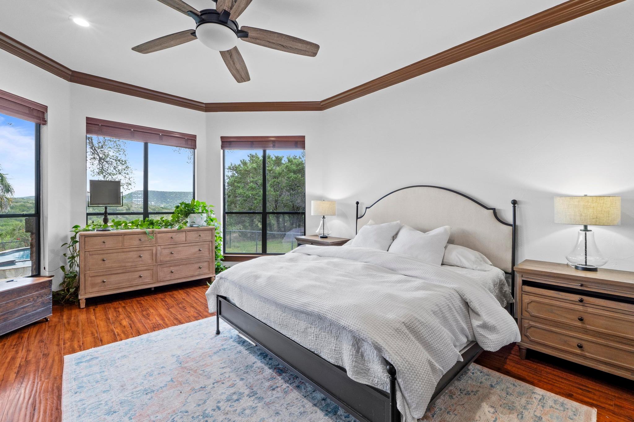 8211 Moon Rise Trl, Jonestown, TX 78645