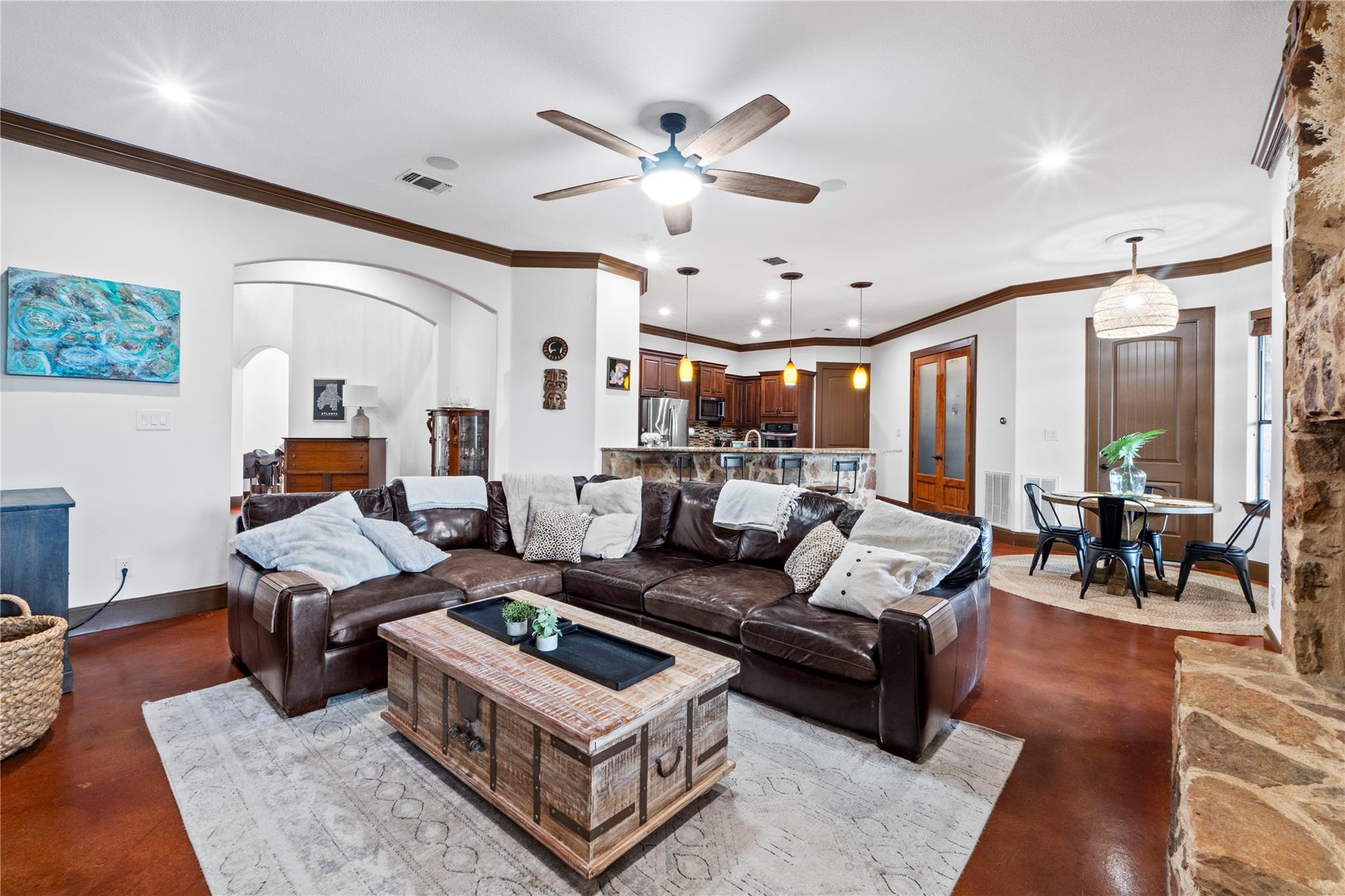 8211 Moon Rise Trl, Jonestown, TX 78645