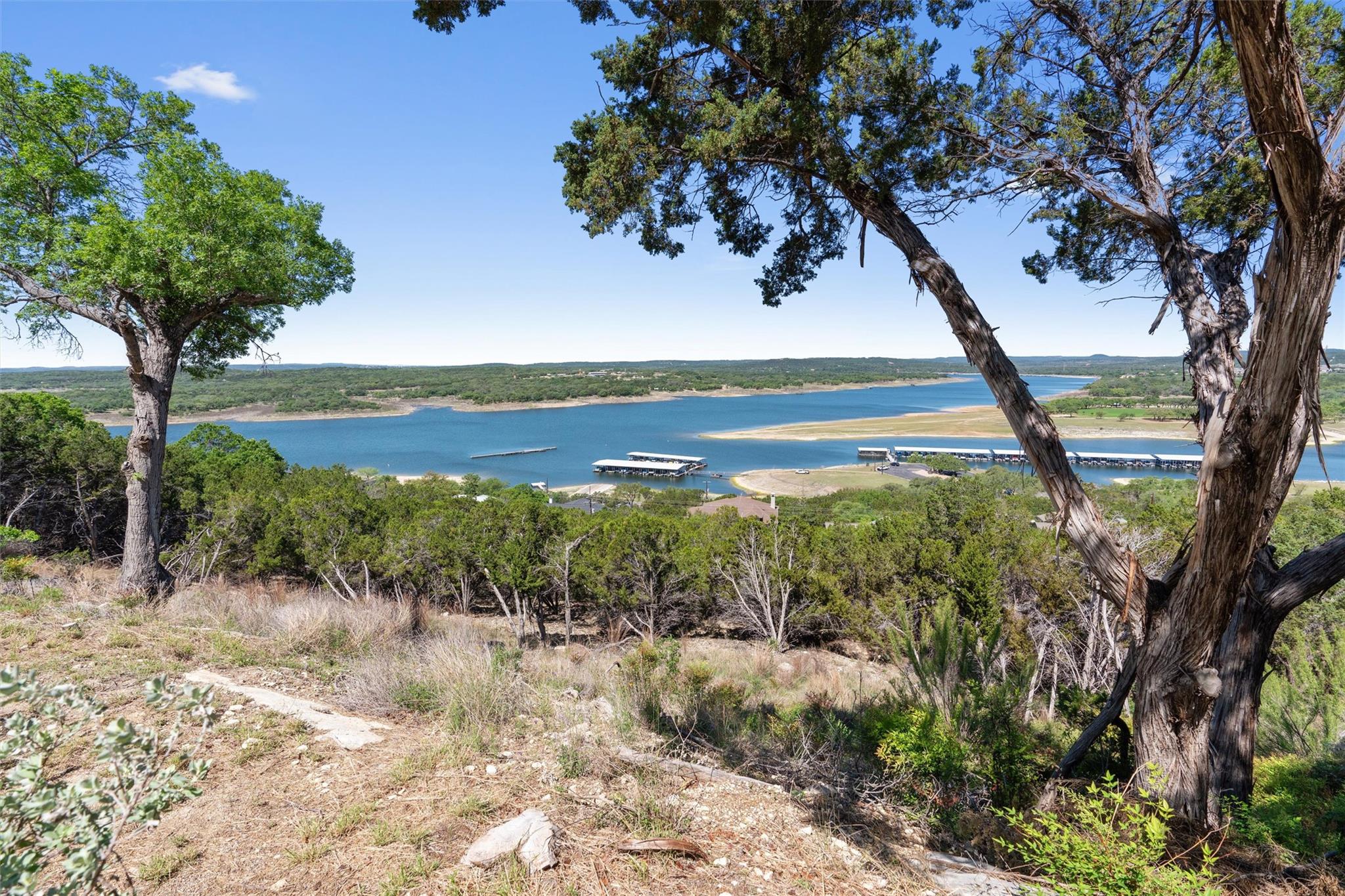 6203 Lakeshore Dr, Lago Vista, TX 78645