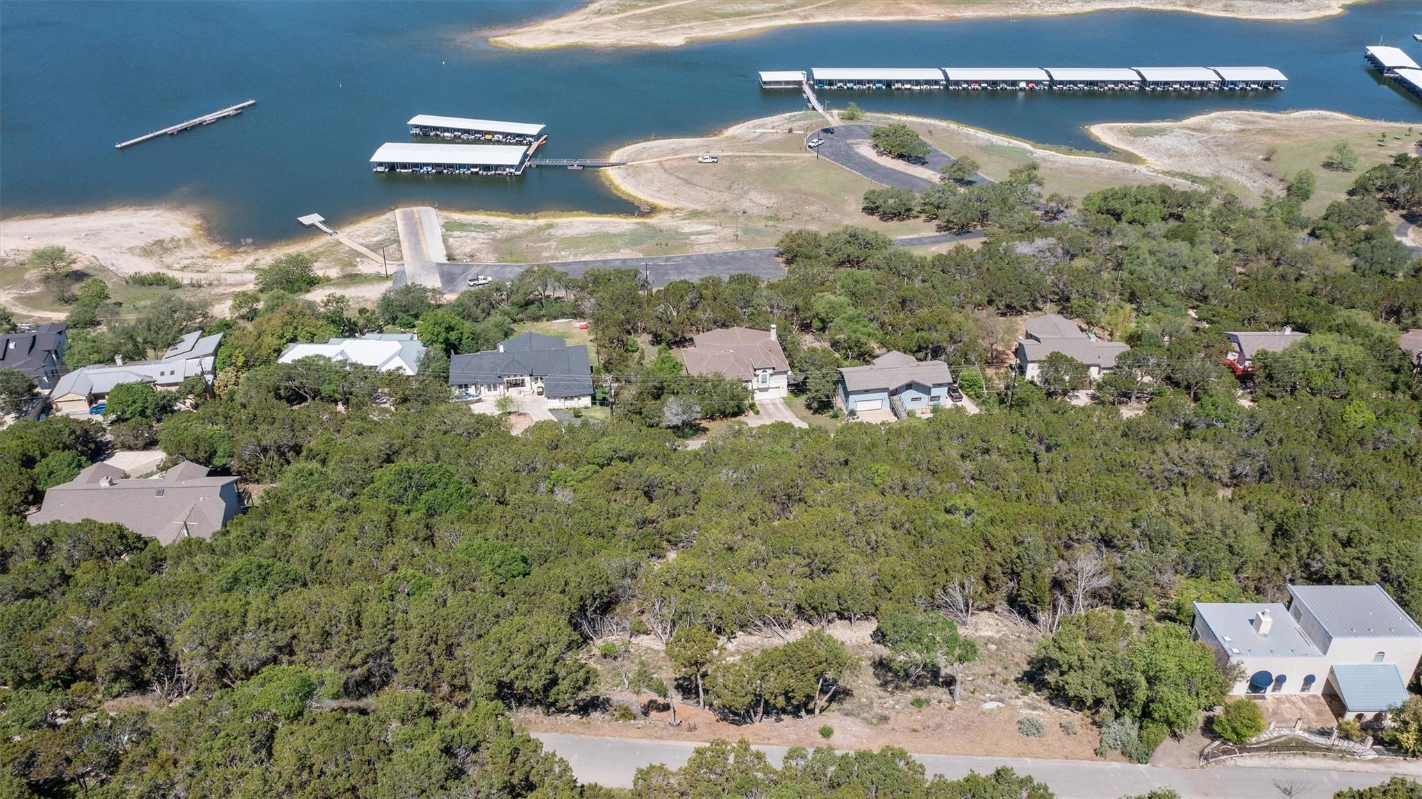 6203 Lakeshore Dr, Lago Vista, TX 78645