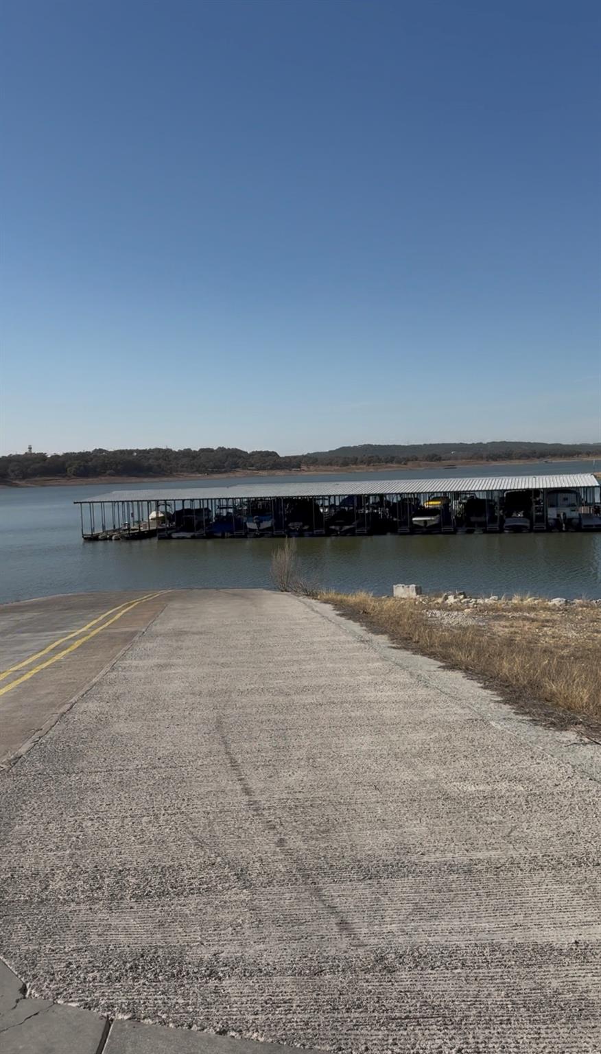 6203 Lakeshore Dr, Lago Vista, TX 78645
