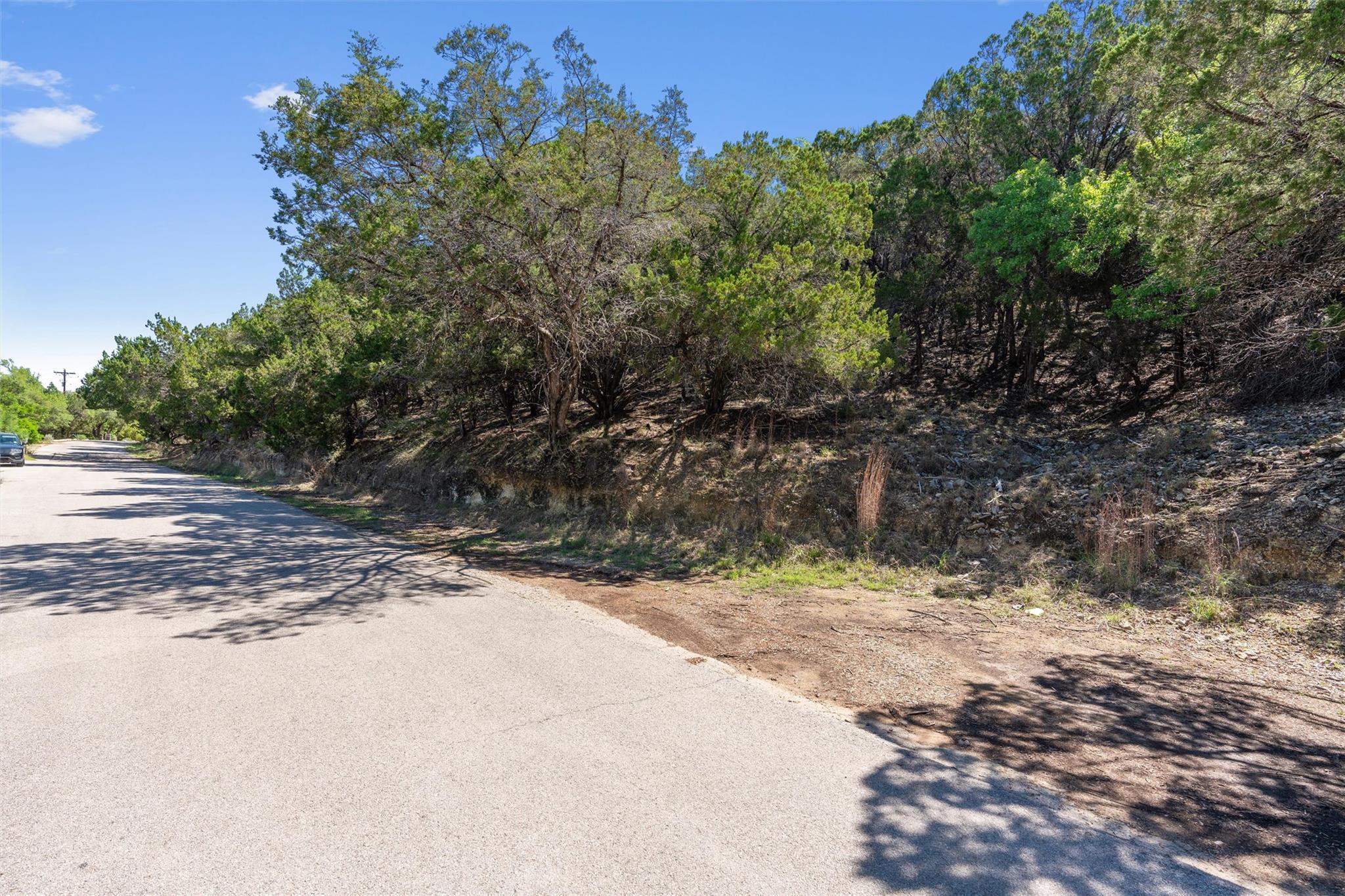 6203 Lakeshore Dr, Lago Vista, TX 78645