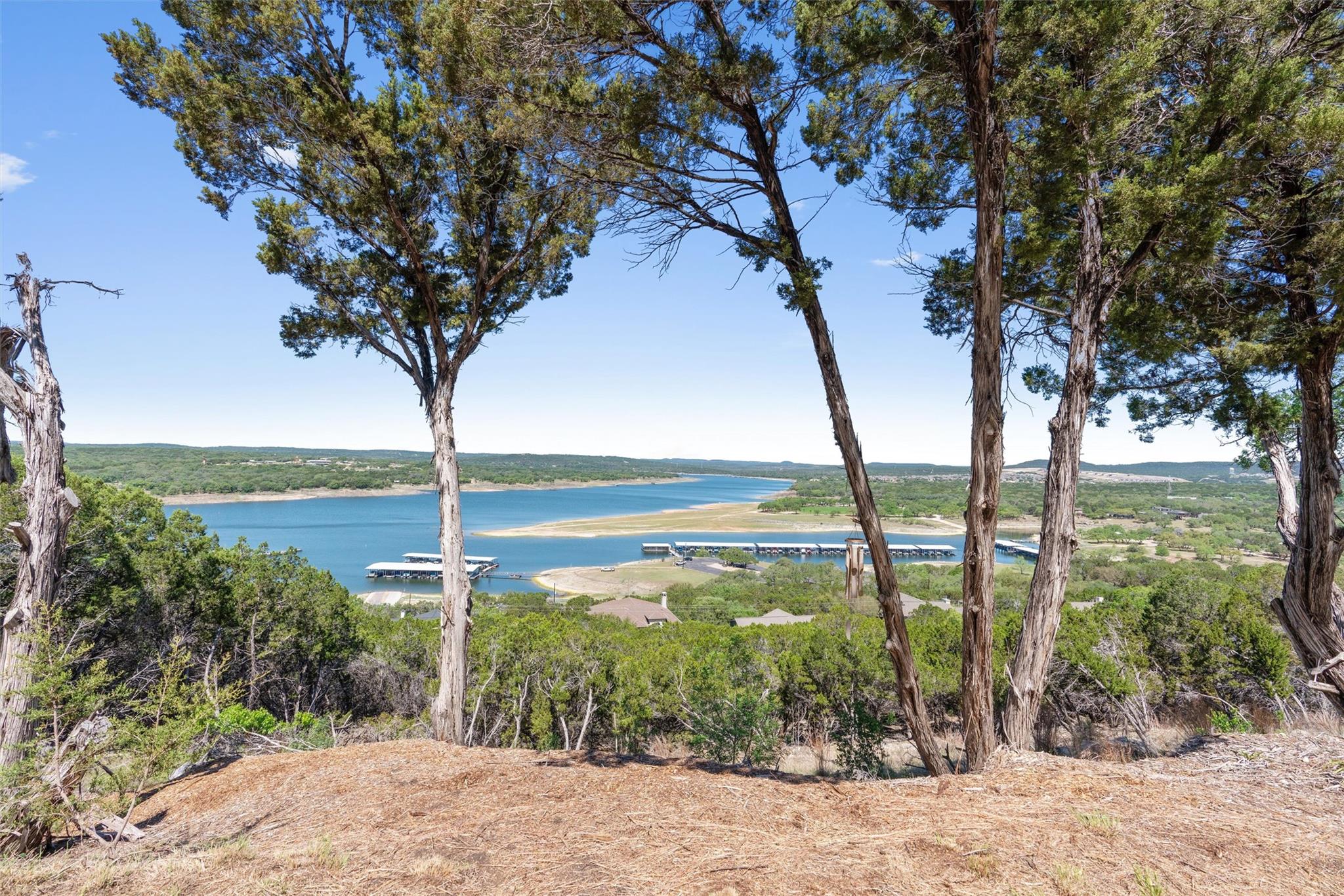 6203 Lakeshore Dr, Lago Vista, TX 78645