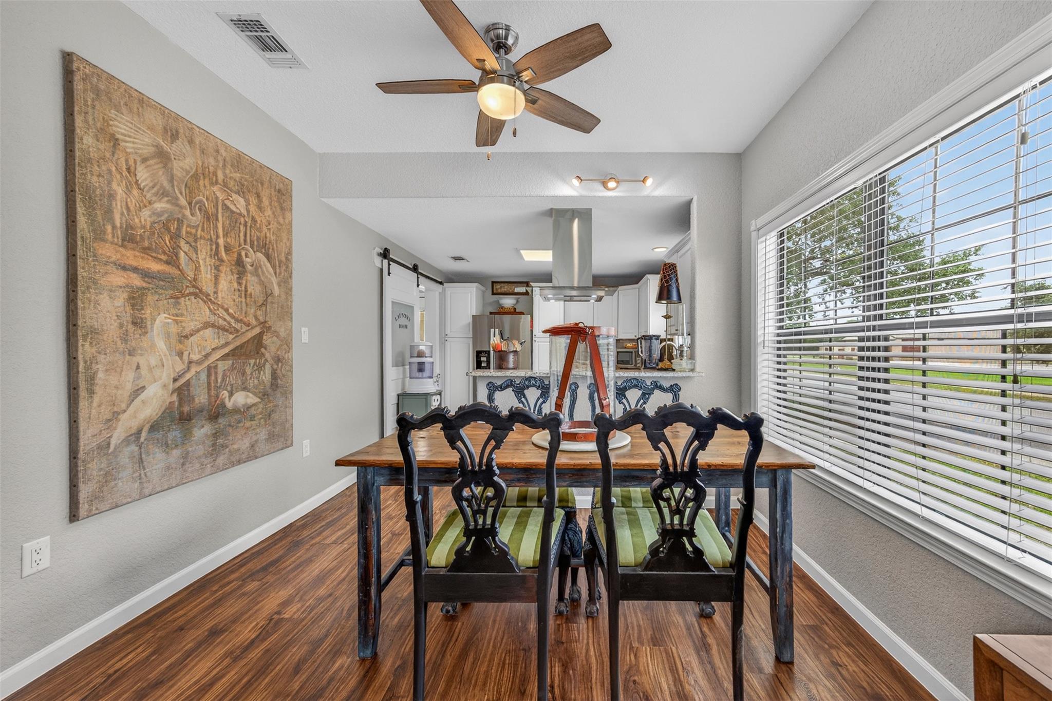 217 N Walnut Ave N, Luling, TX 78648