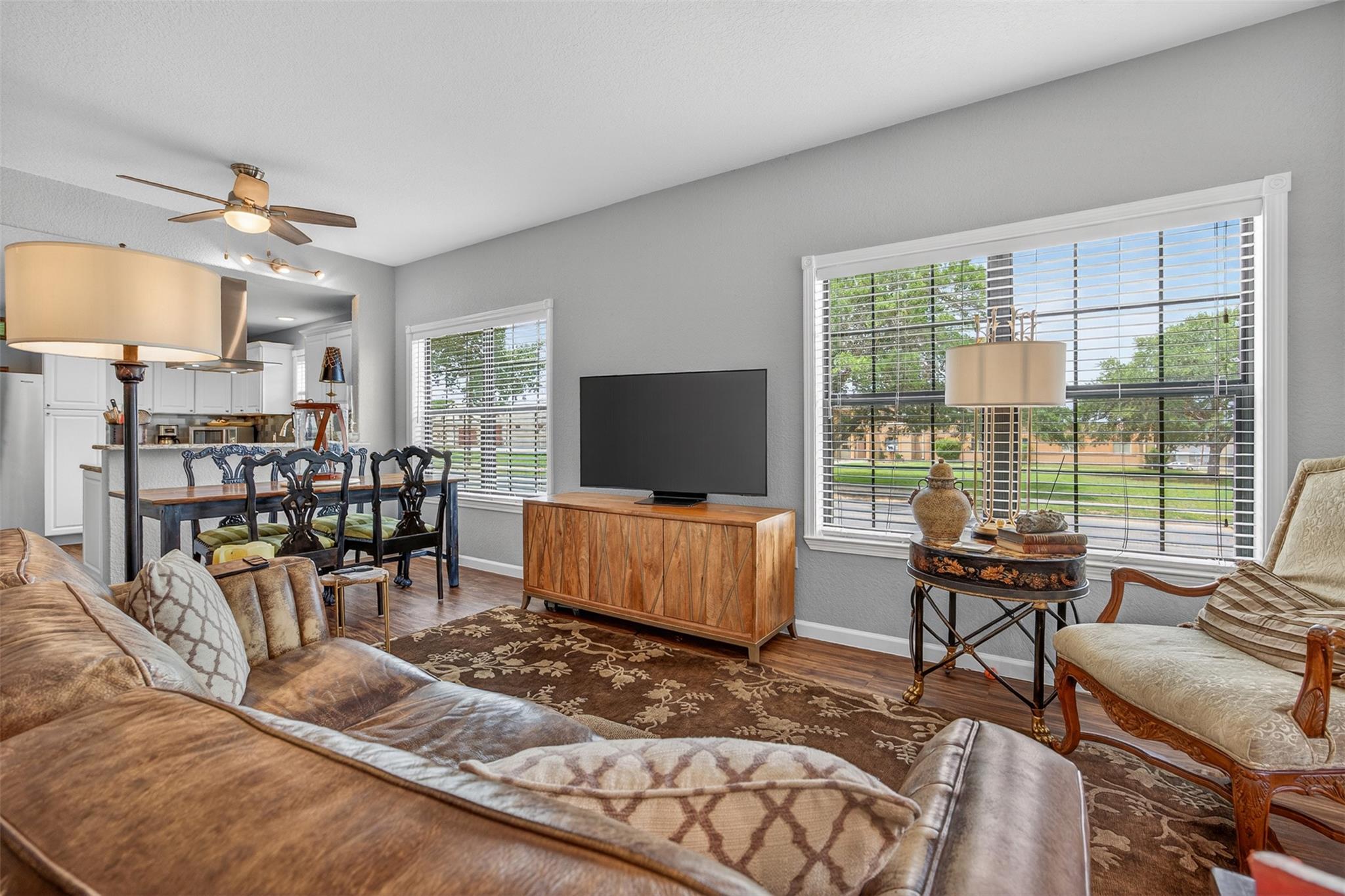 217 N Walnut Ave N, Luling, TX 78648