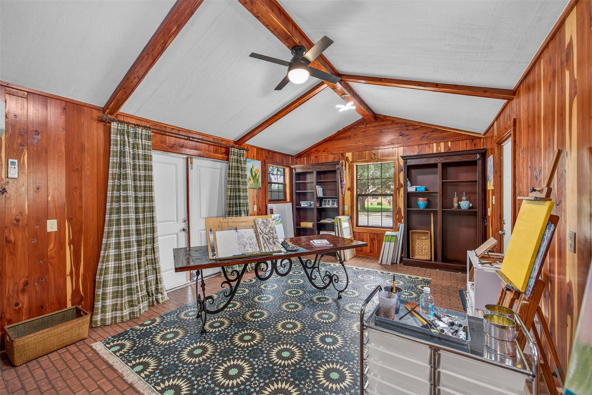 217 N Walnut Ave N, Luling, TX 78648