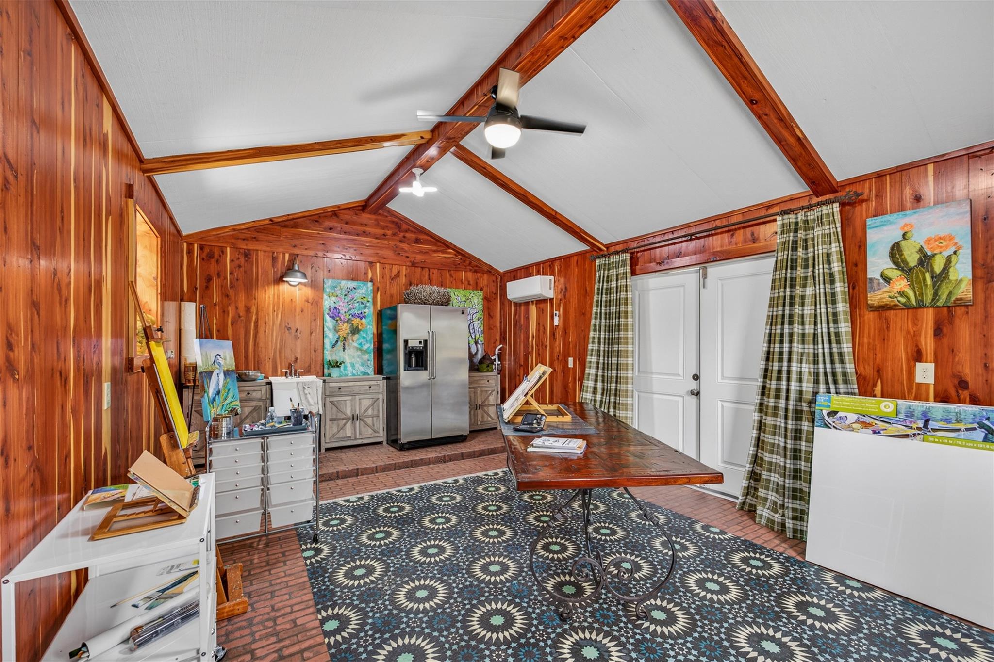 217 N Walnut Ave N, Luling, TX 78648