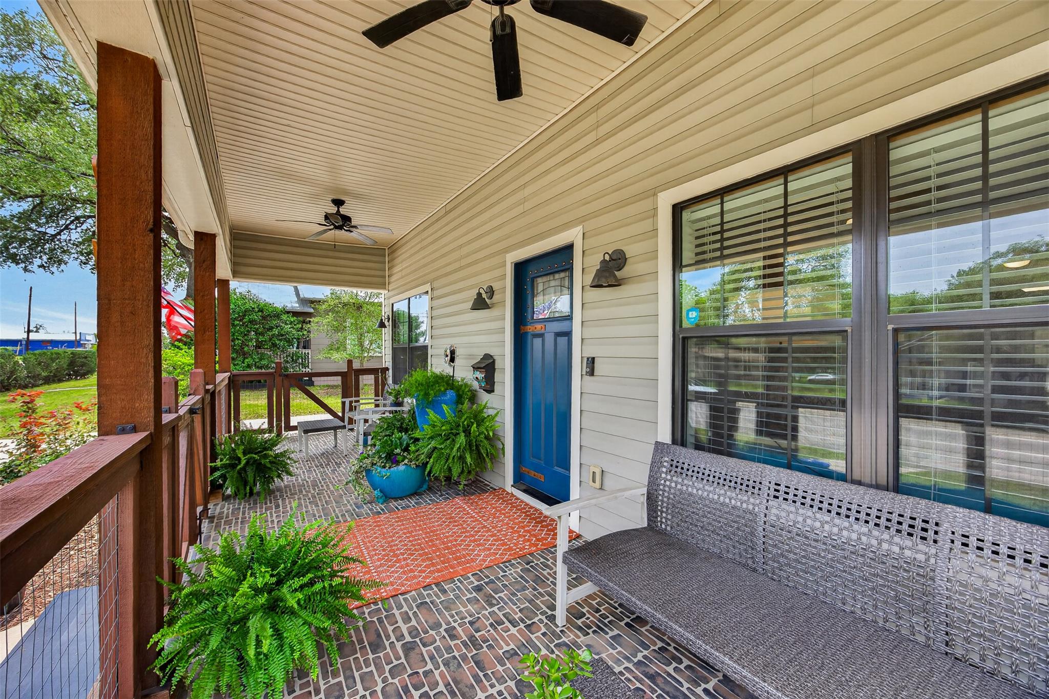 217 N Walnut Ave N, Luling, TX 78648