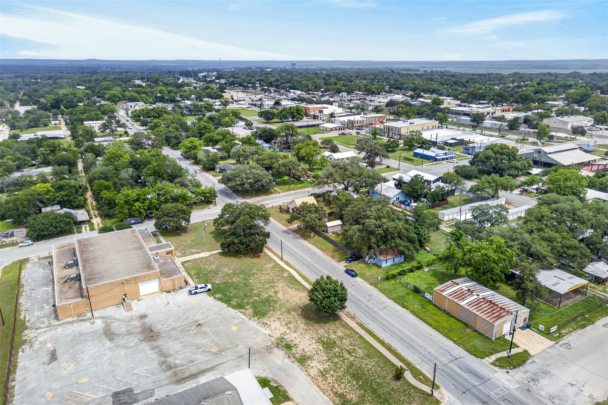 217 N Walnut Ave N, Luling, TX 78648