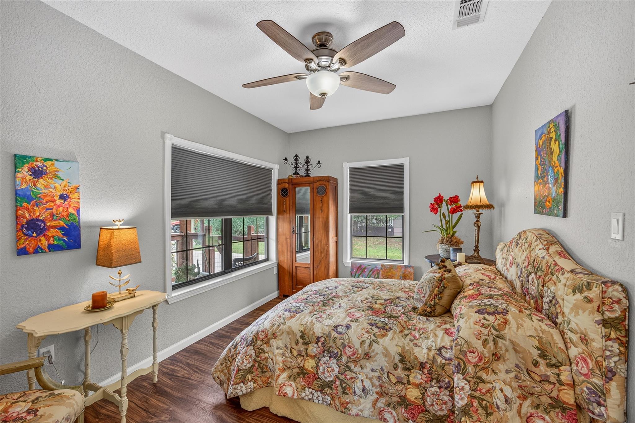 217 N Walnut Ave N, Luling, TX 78648