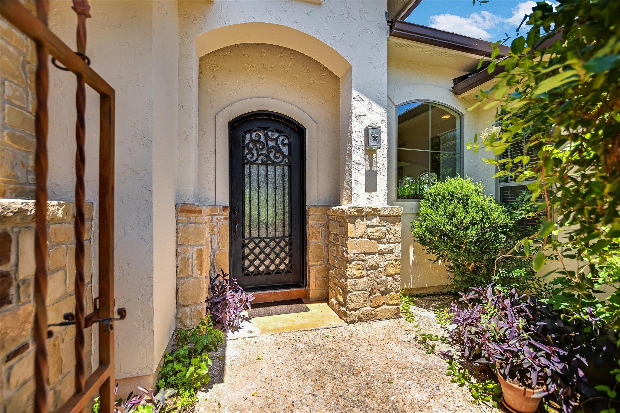 831 Southriver Rd, Wimberley, TX 78676