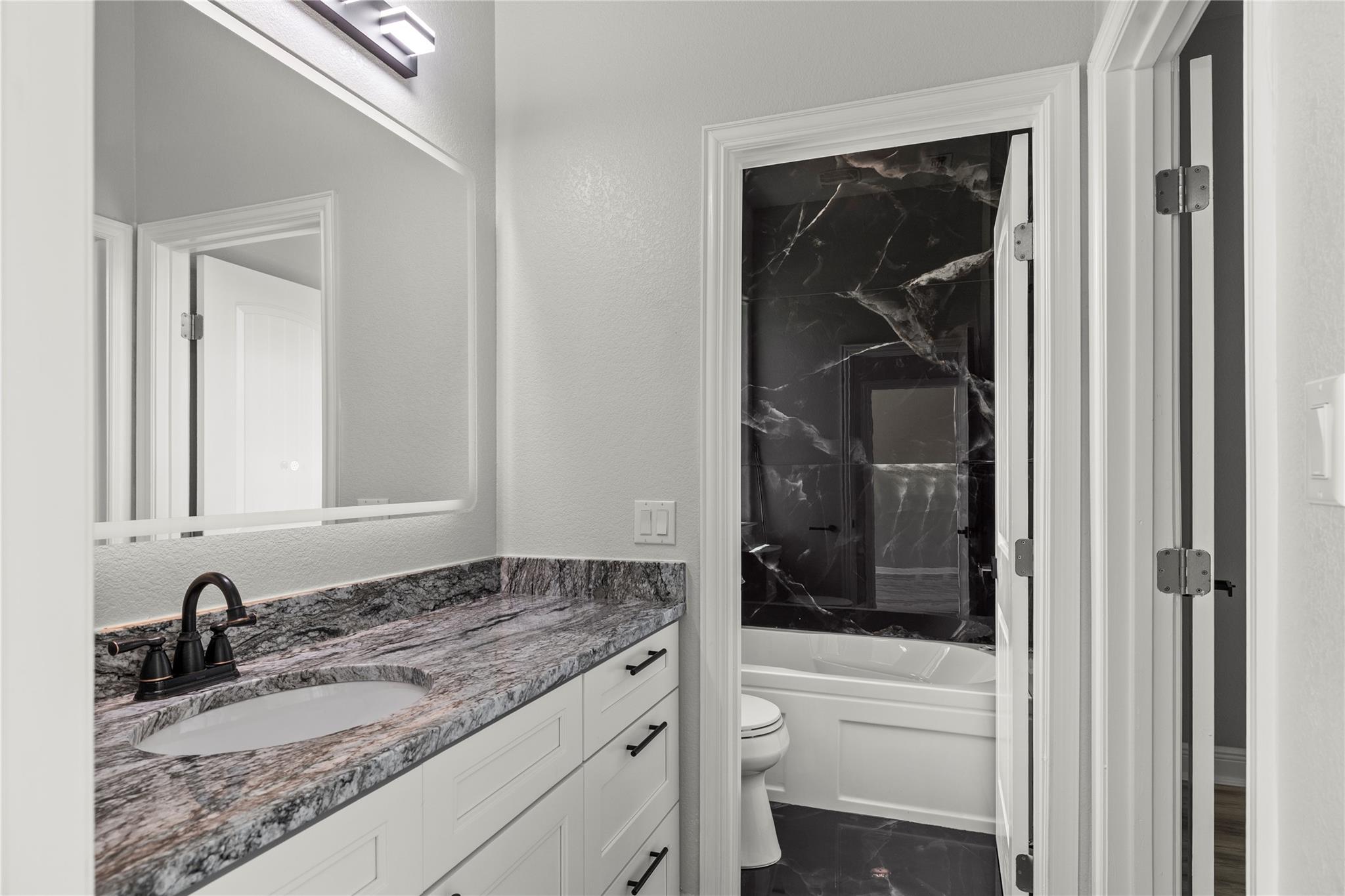 3706 Austin Cv, Lago Vista, TX 78645