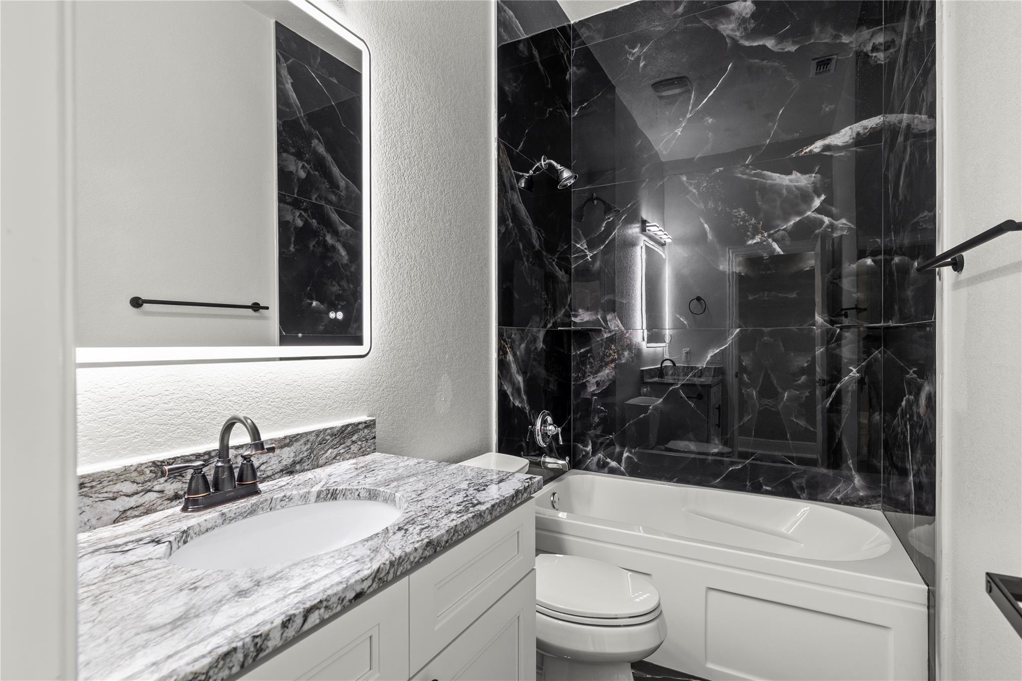 3706 Austin Cv, Lago Vista, TX 78645