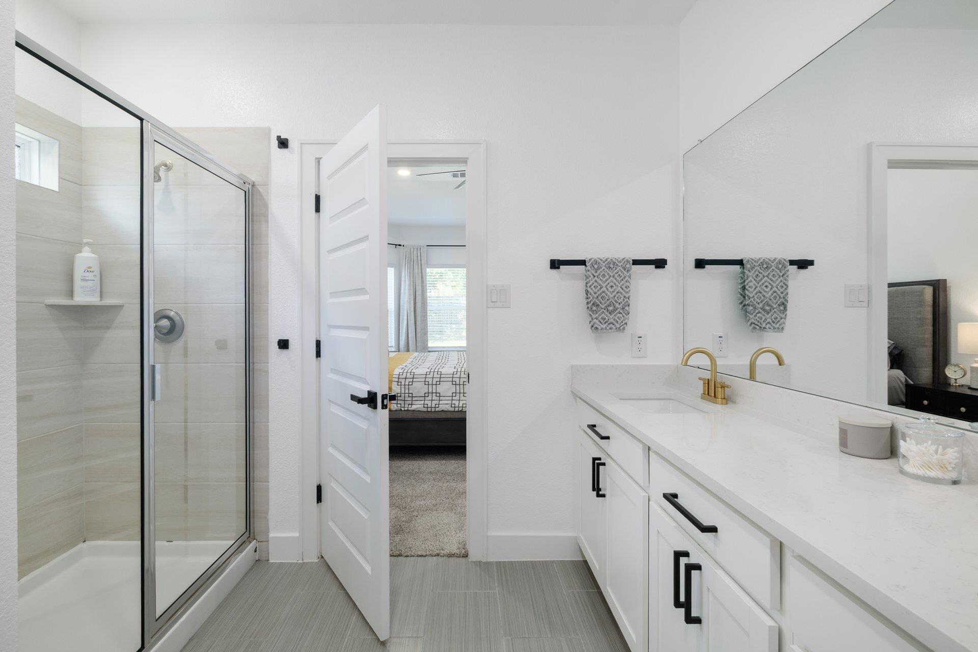 105 Greenspire Downs Dr, Hutto, TX 78634
