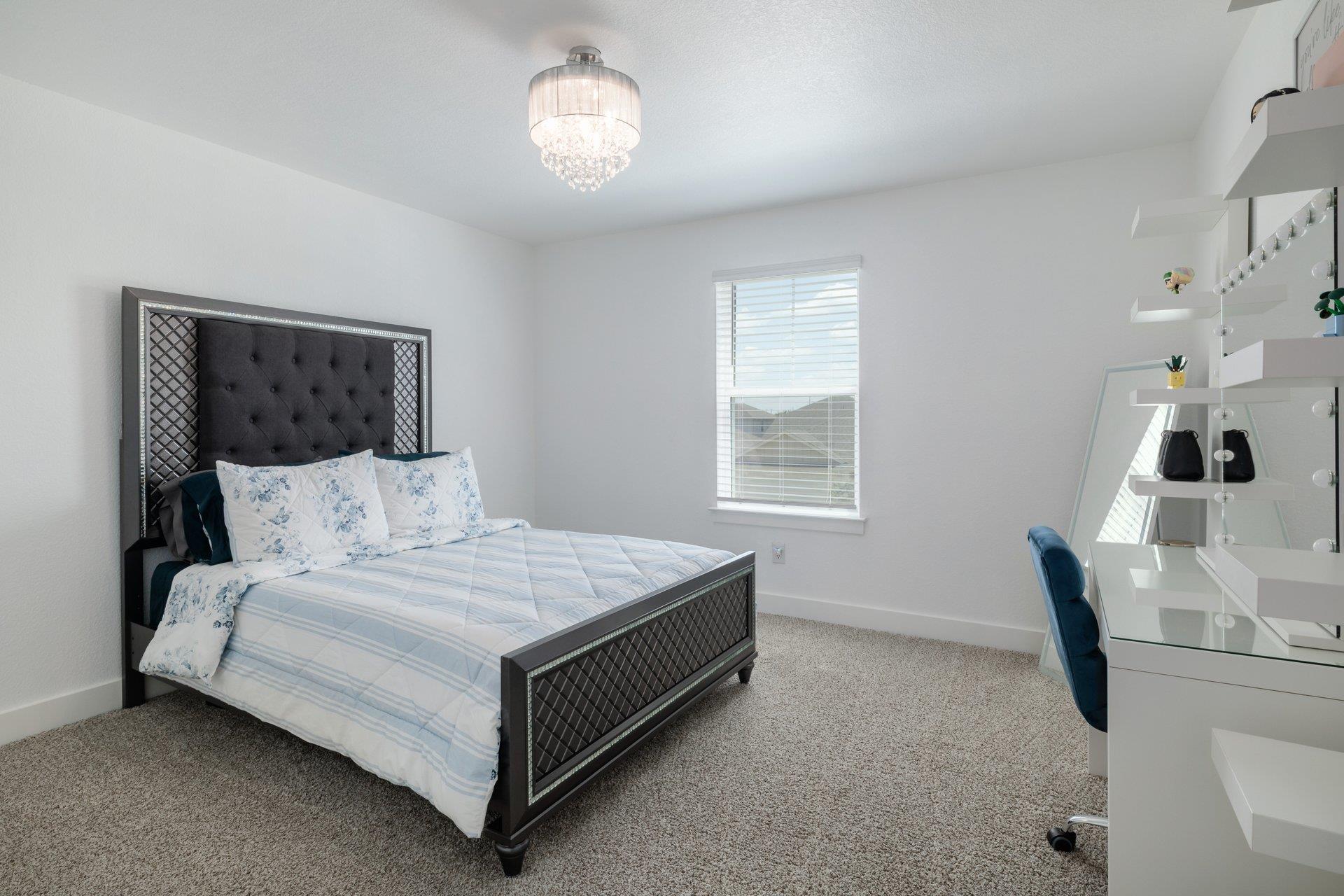 105 Greenspire Downs Dr, Hutto, TX 78634