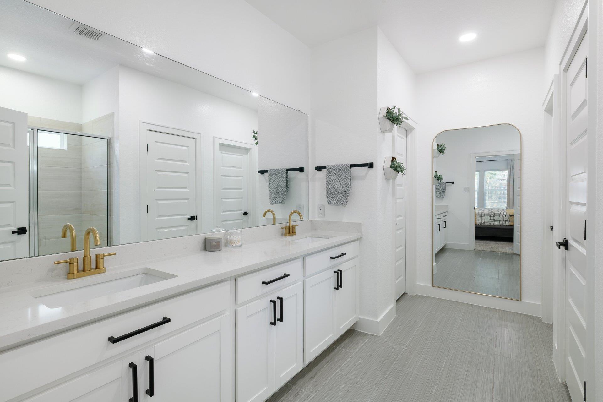 105 Greenspire Downs Dr, Hutto, TX 78634