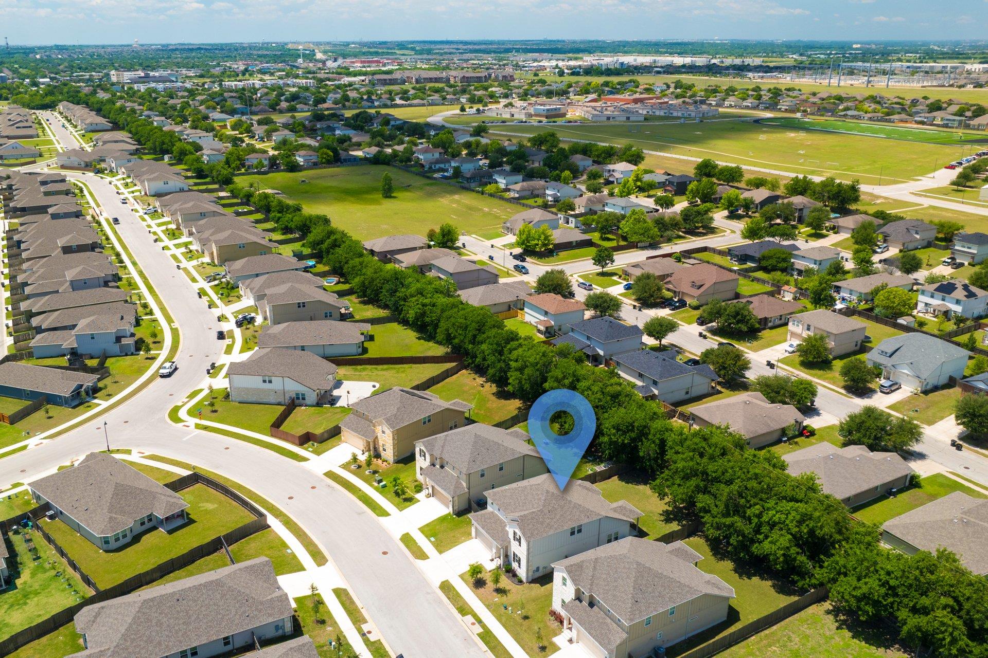 105 Greenspire Downs Dr, Hutto, TX 78634