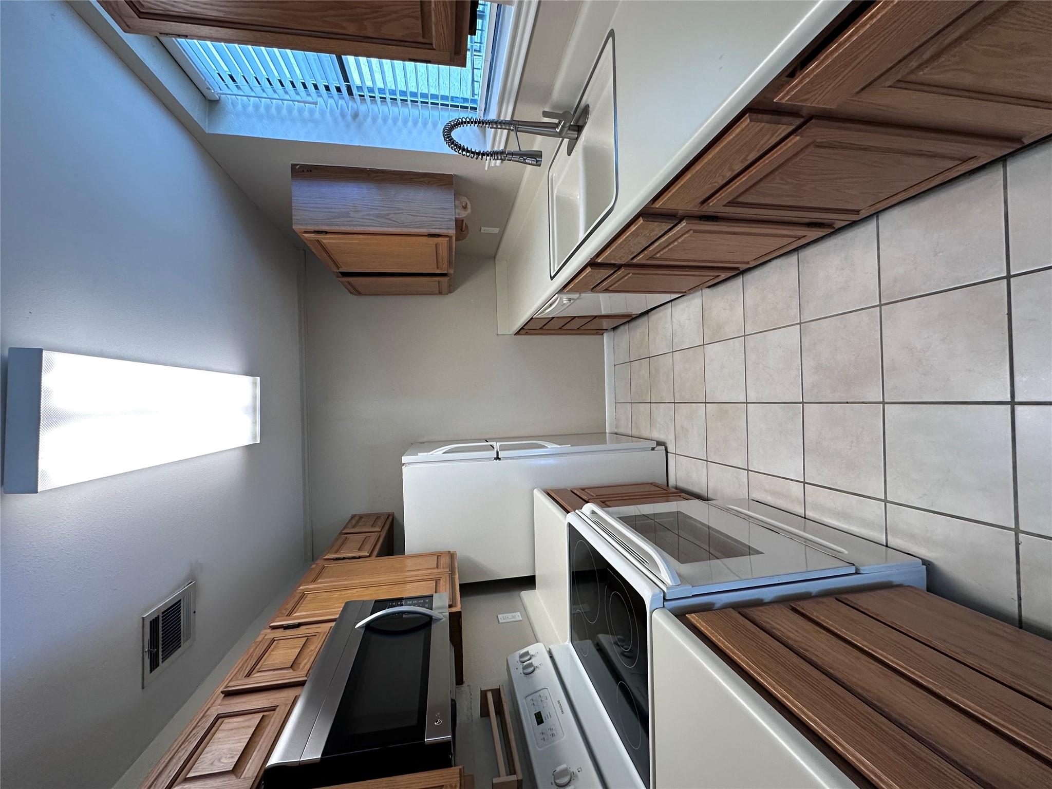 2409 Leon St # 205, Austin, TX 78705