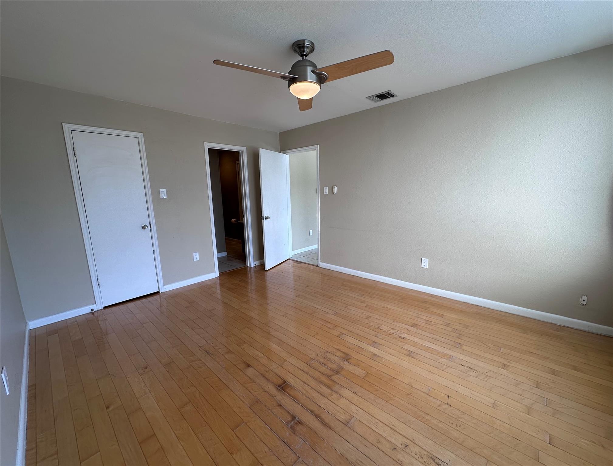 2409 Leon St # 205, Austin, TX 78705