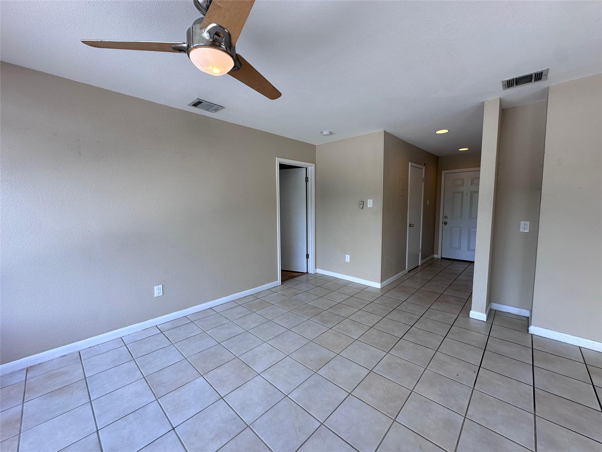 2409 Leon St # 205, Austin, TX 78705