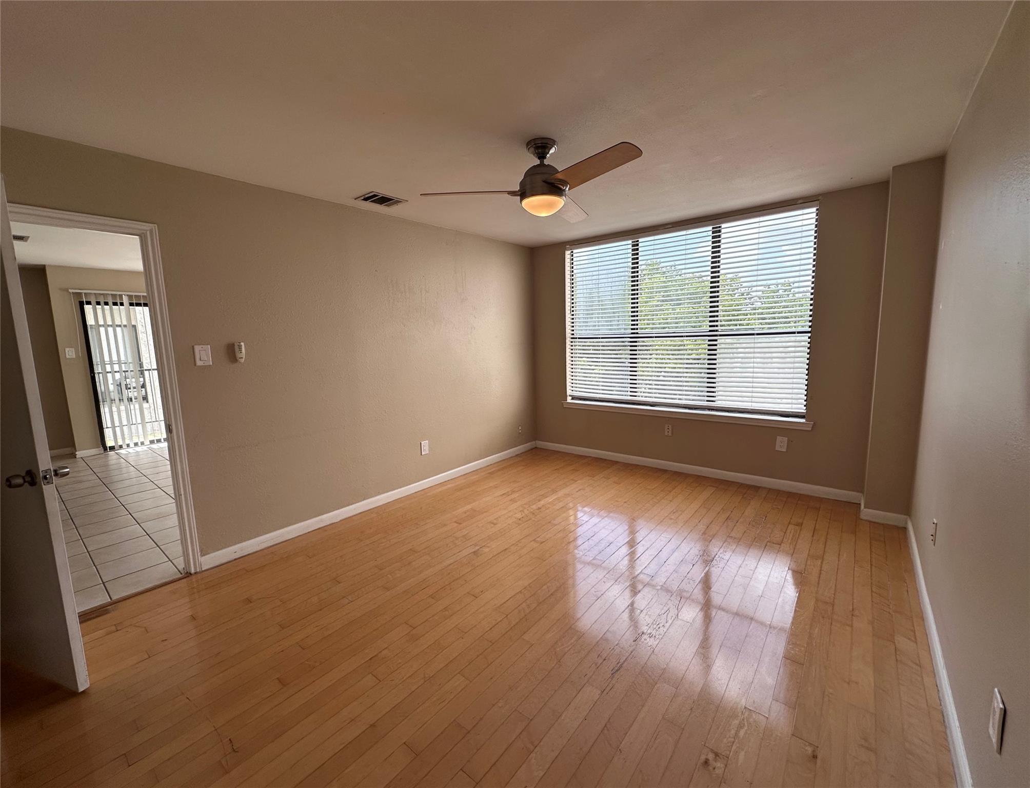 2409 Leon St # 205, Austin, TX 78705