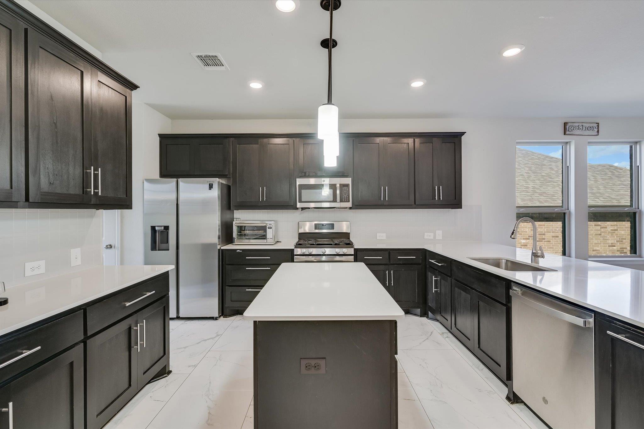 213 Buffalo Ridge Dr, Manchaca, TX 78652