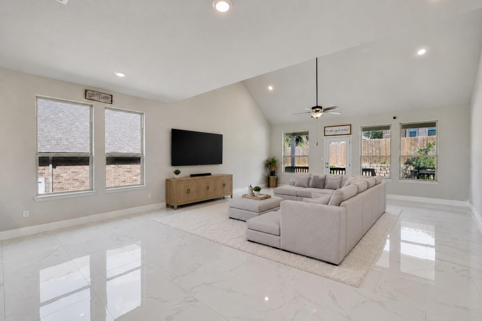 213 Buffalo Ridge Dr, Manchaca, TX 78652