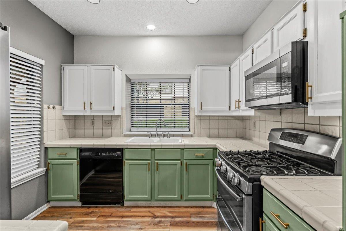 10819 Crown Colony Dr # 27, Austin, TX 78747