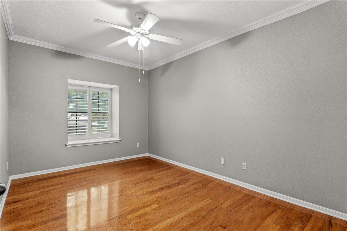 10819 Crown Colony Dr # 27, Austin, TX 78747