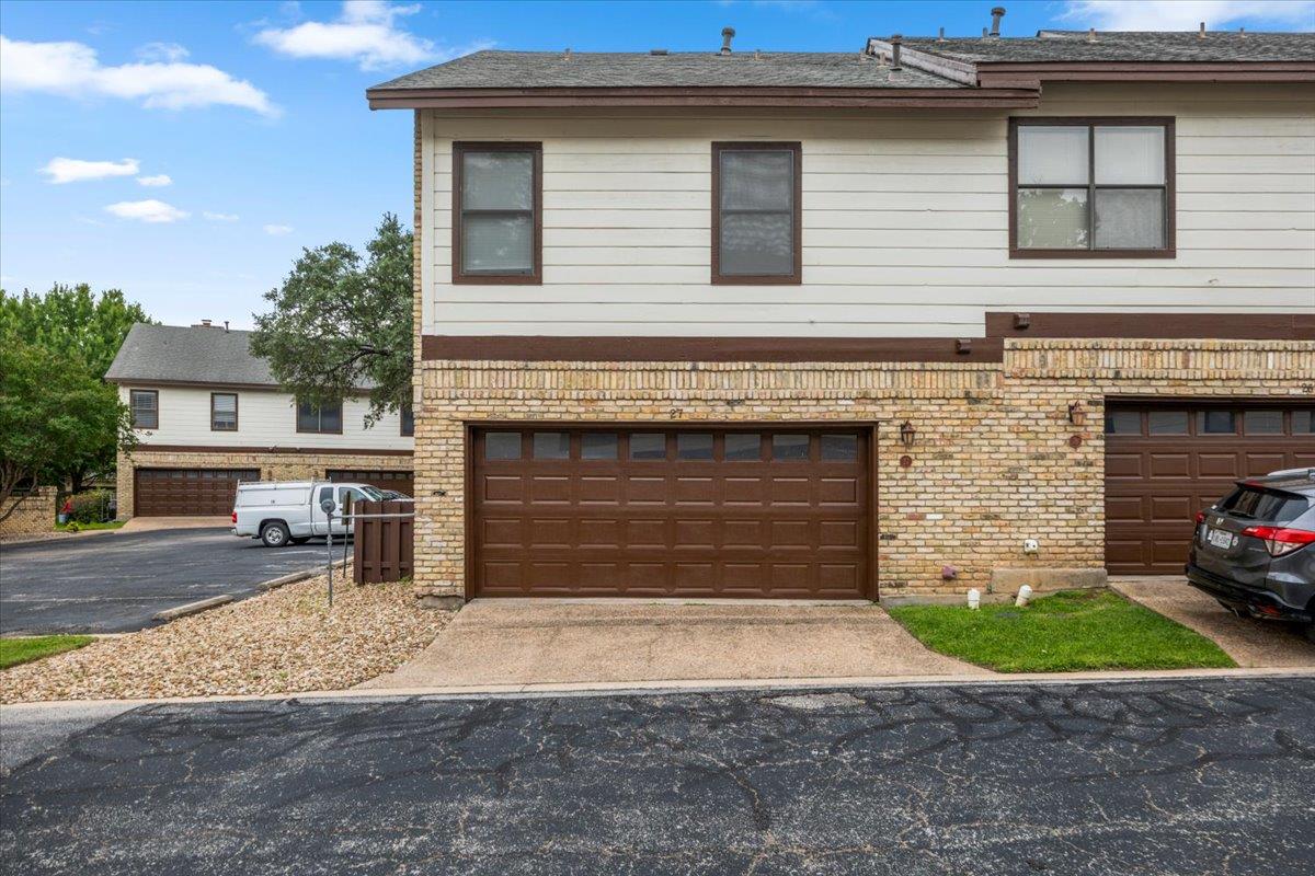 10819 Crown Colony Dr # 27, Austin, TX 78747