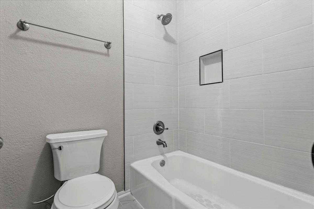 10819 Crown Colony Dr # 27, Austin, TX 78747