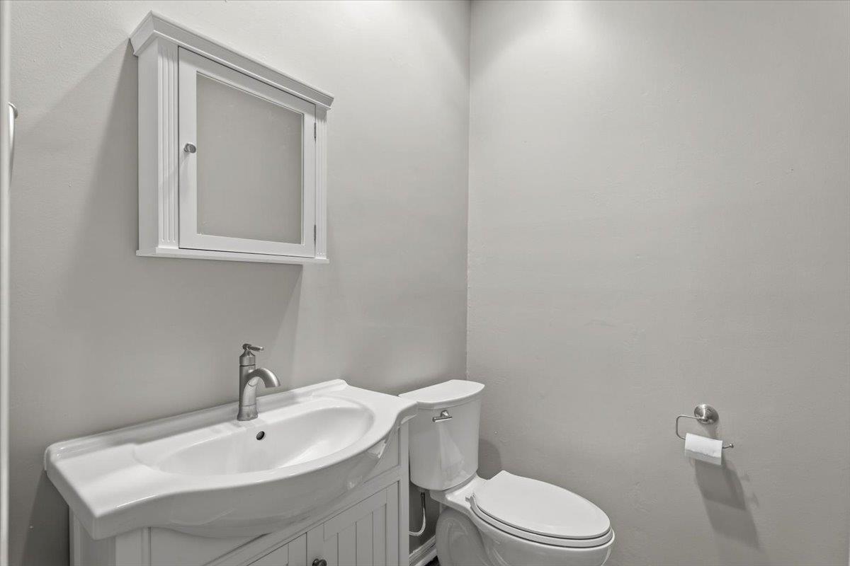 10819 Crown Colony Dr # 27, Austin, TX 78747