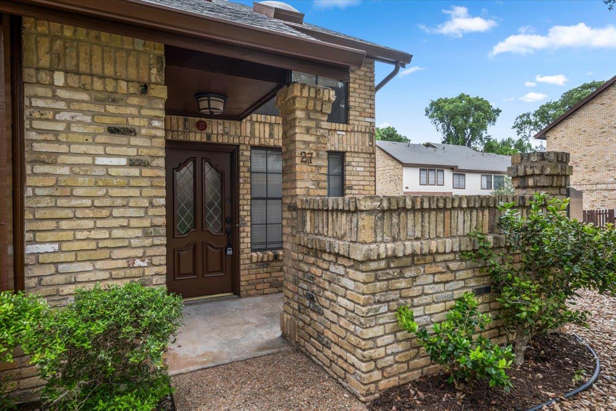 10819 Crown Colony Dr # 27, Austin, TX 78747