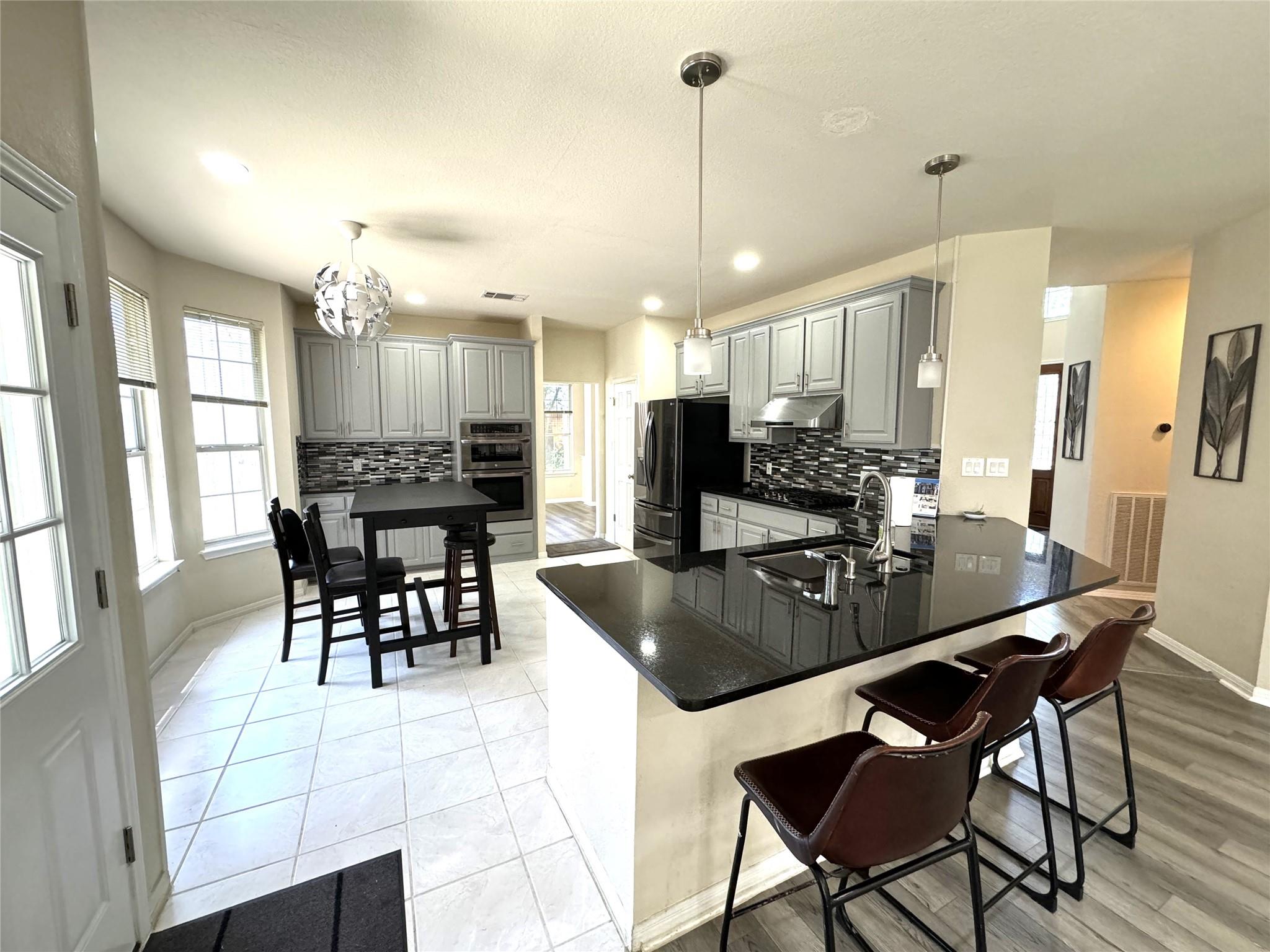 8807 Splitarrow Dr, Austin, TX 78717