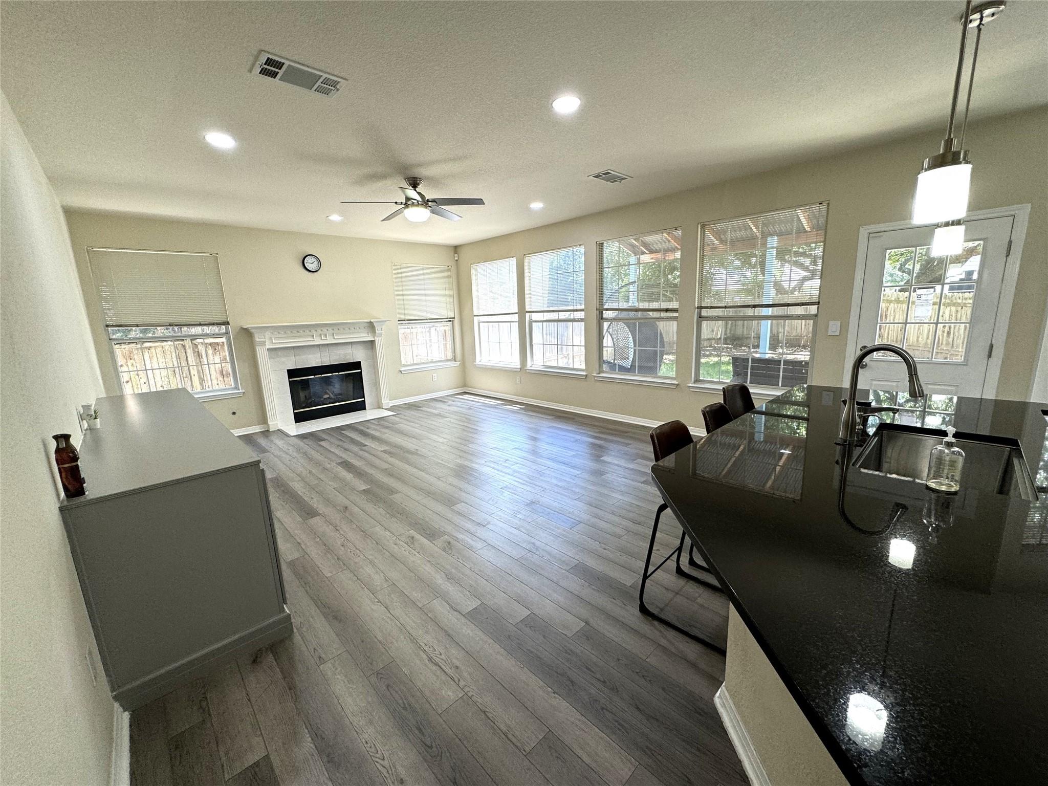 8807 Splitarrow Dr, Austin, TX 78717
