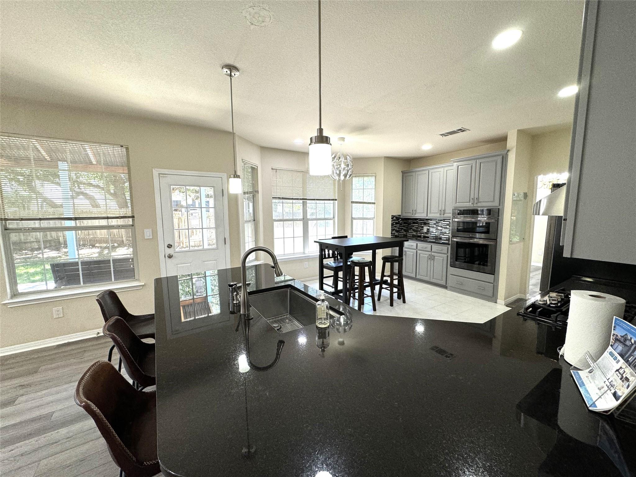8807 Splitarrow Dr, Austin, TX 78717