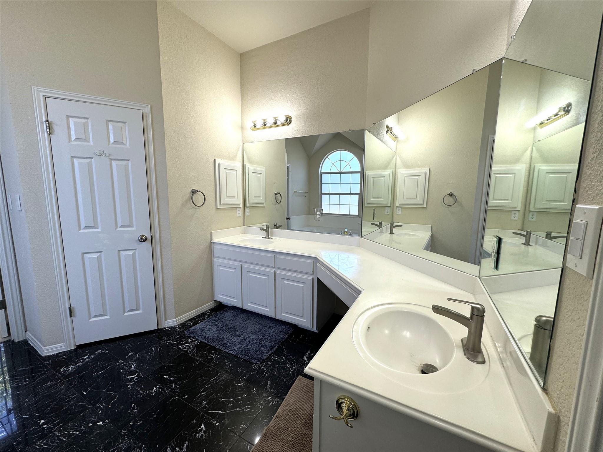 8807 Splitarrow Dr, Austin, TX 78717