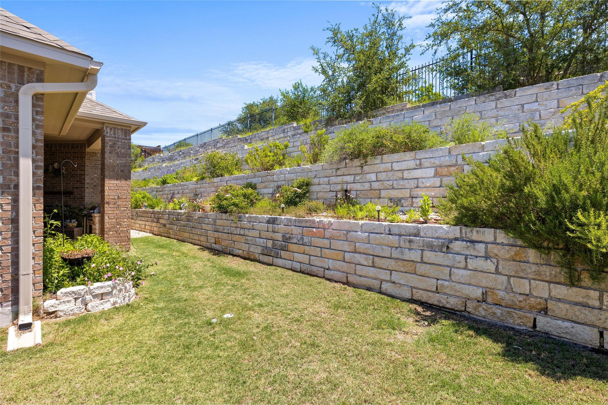 140 Stoney Point Rd, Austin, TX 78737