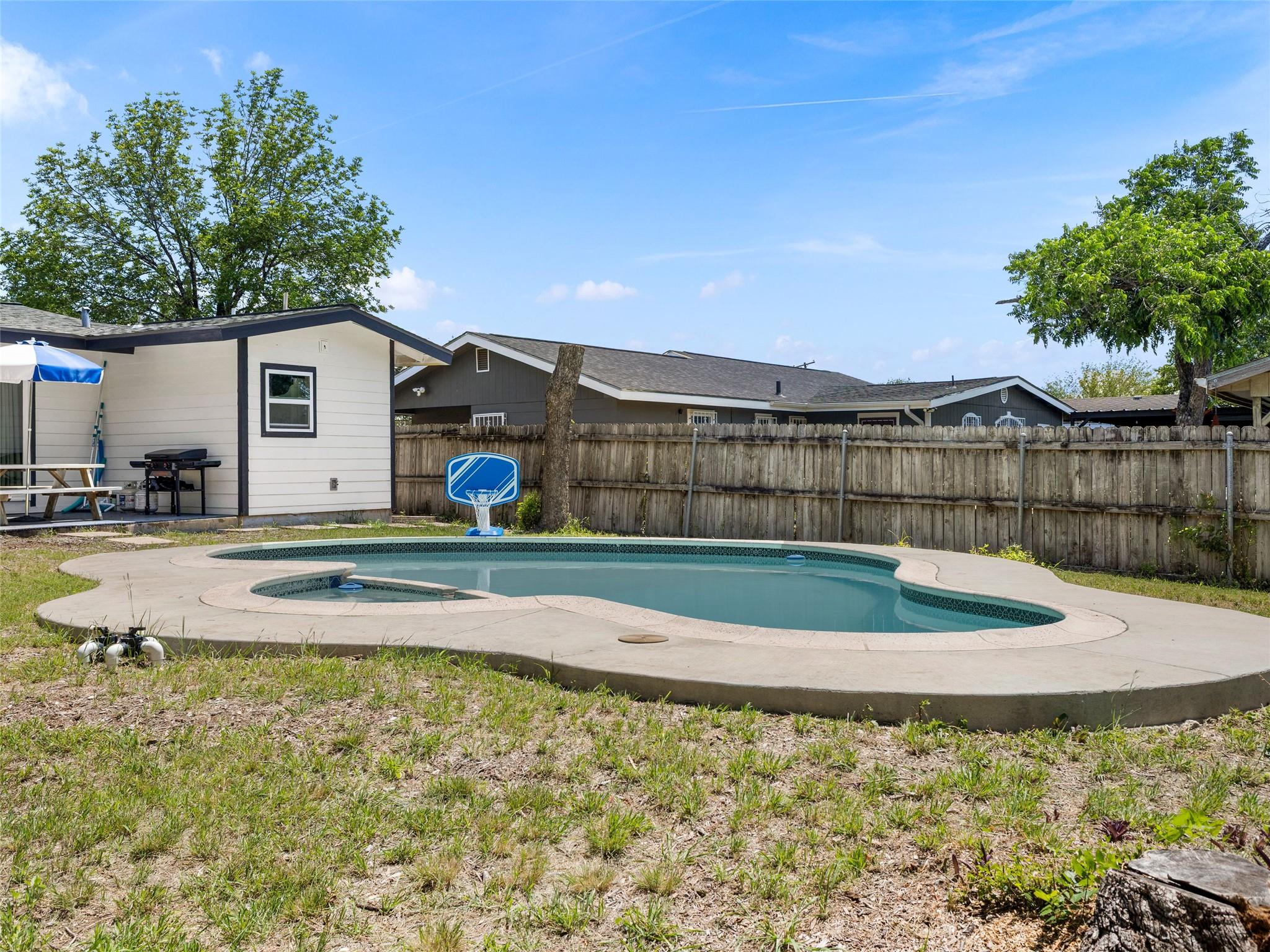 503 Pickwell Dr, San Antonio, TX 78223