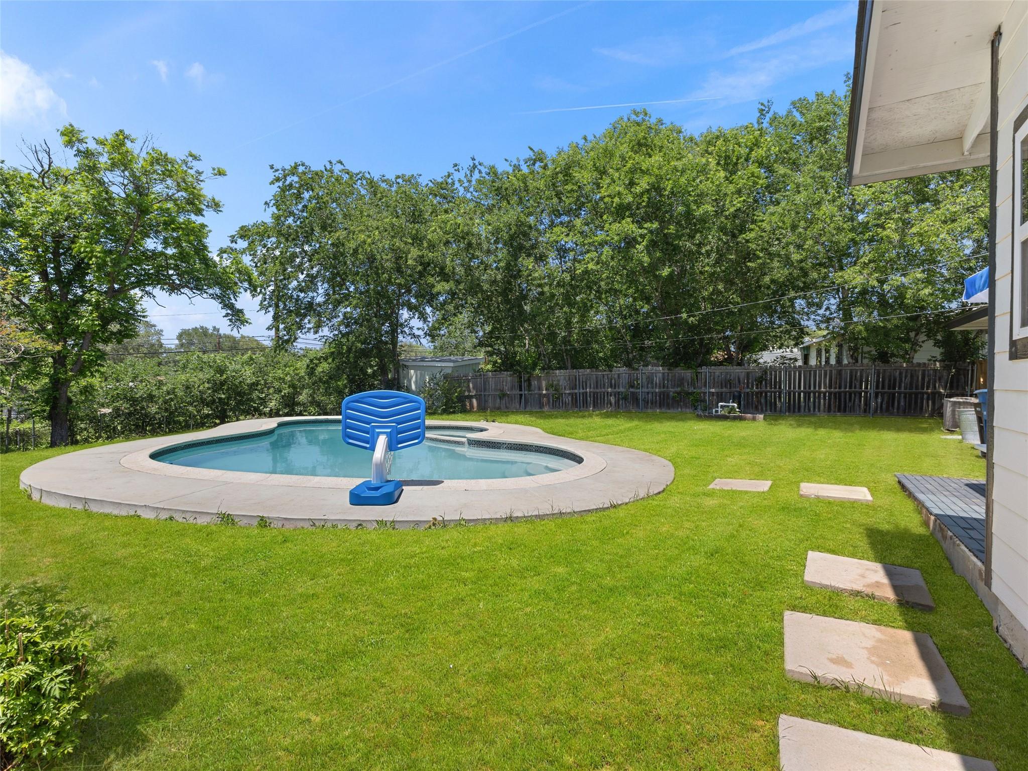 503 Pickwell Dr, San Antonio, TX 78223