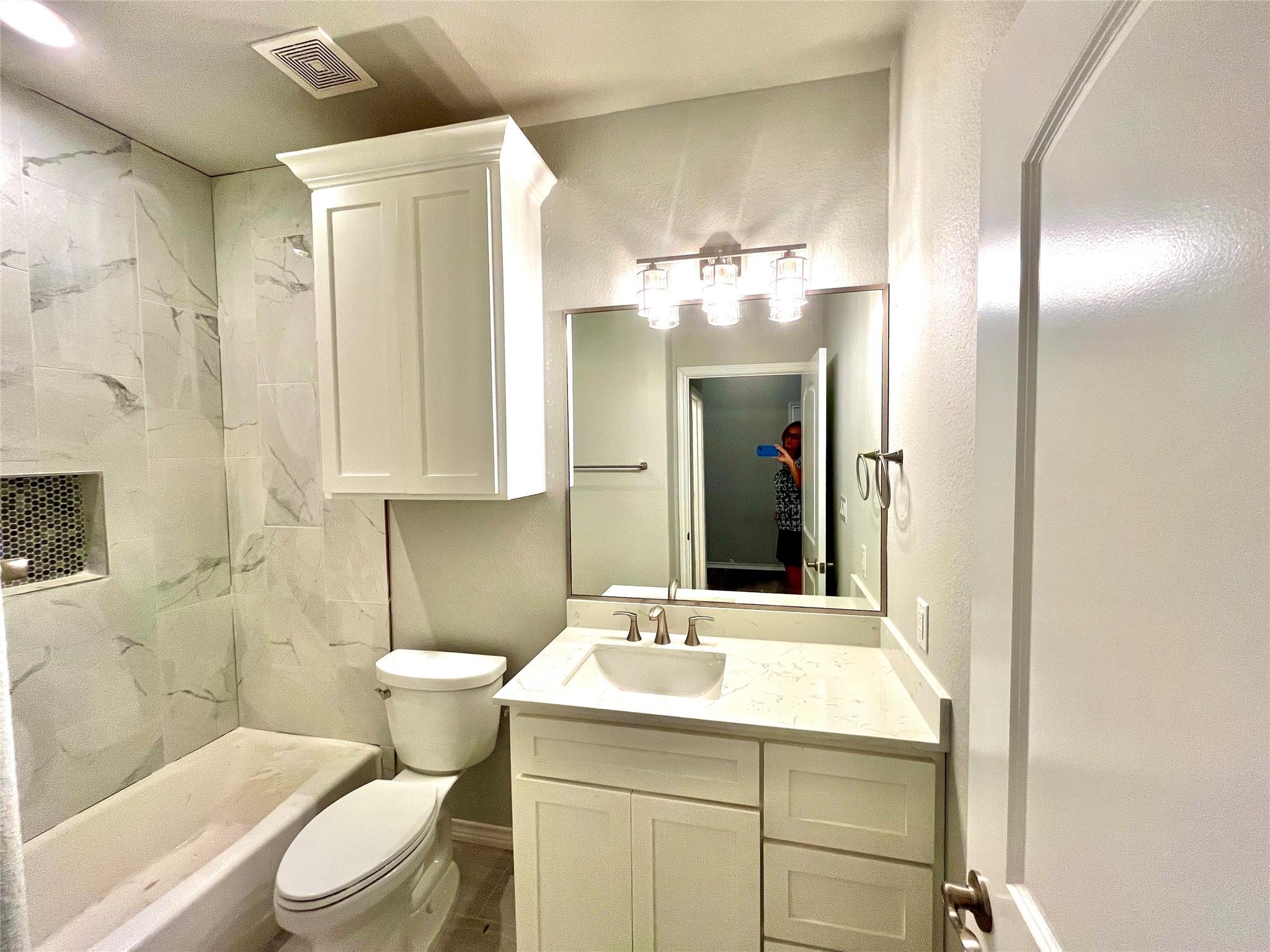 386 B Tahitian Dr, Bastrop, TX 78602