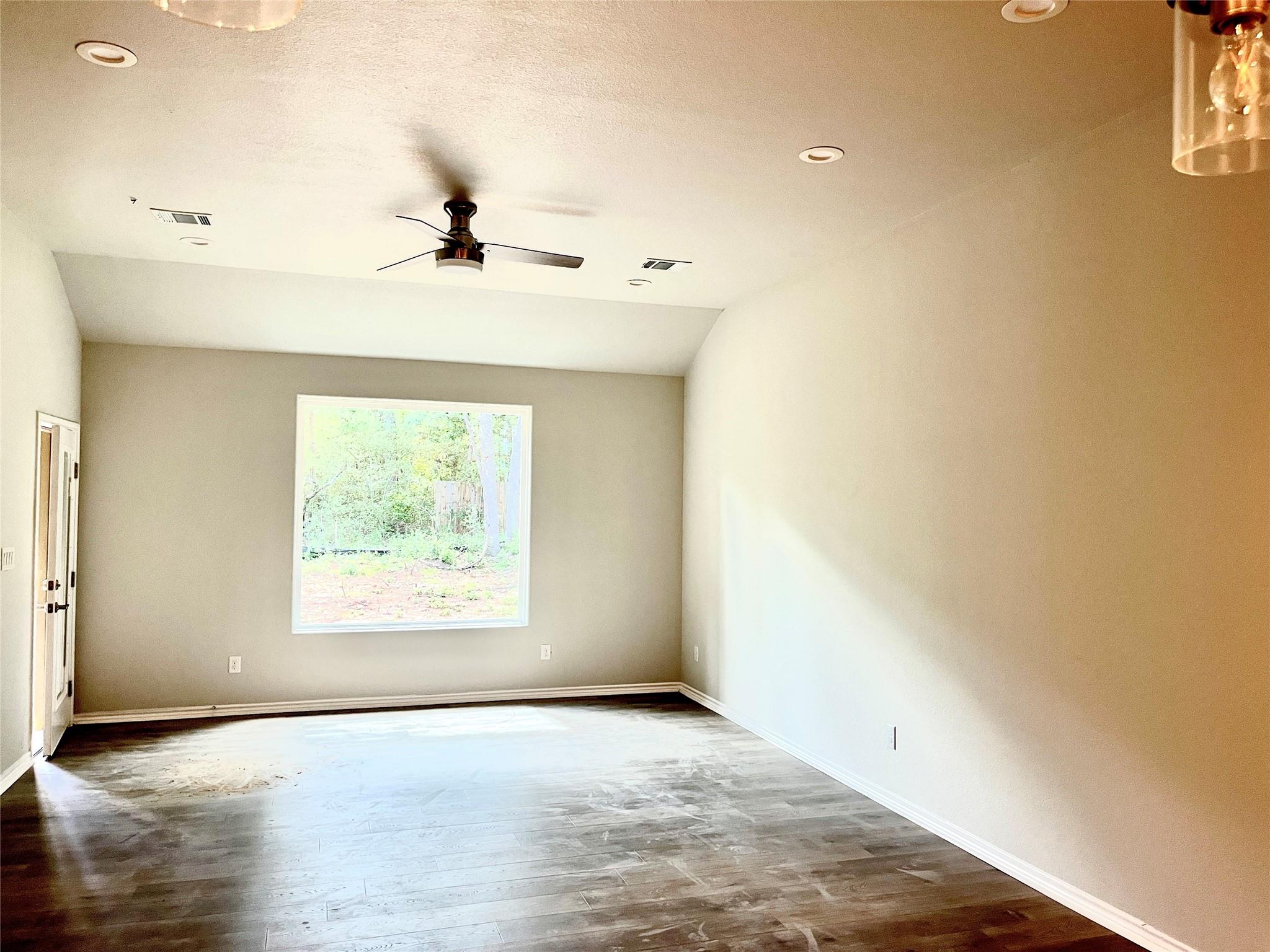 386 B Tahitian Dr, Bastrop, TX 78602