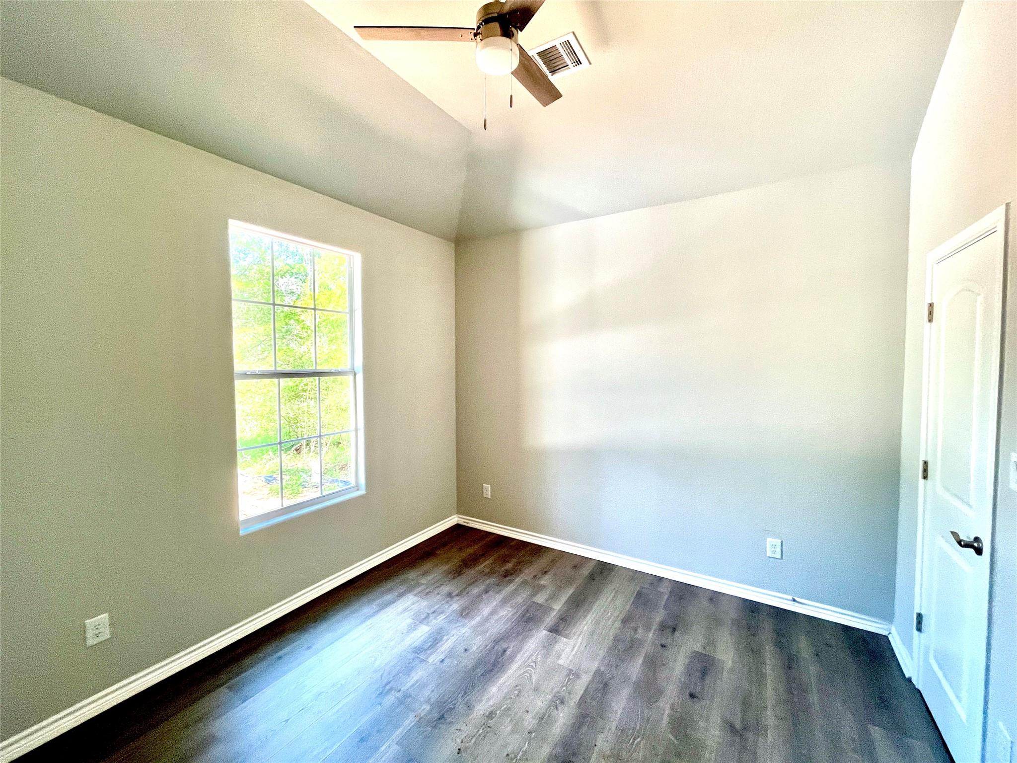 386 B Tahitian Dr, Bastrop, TX 78602