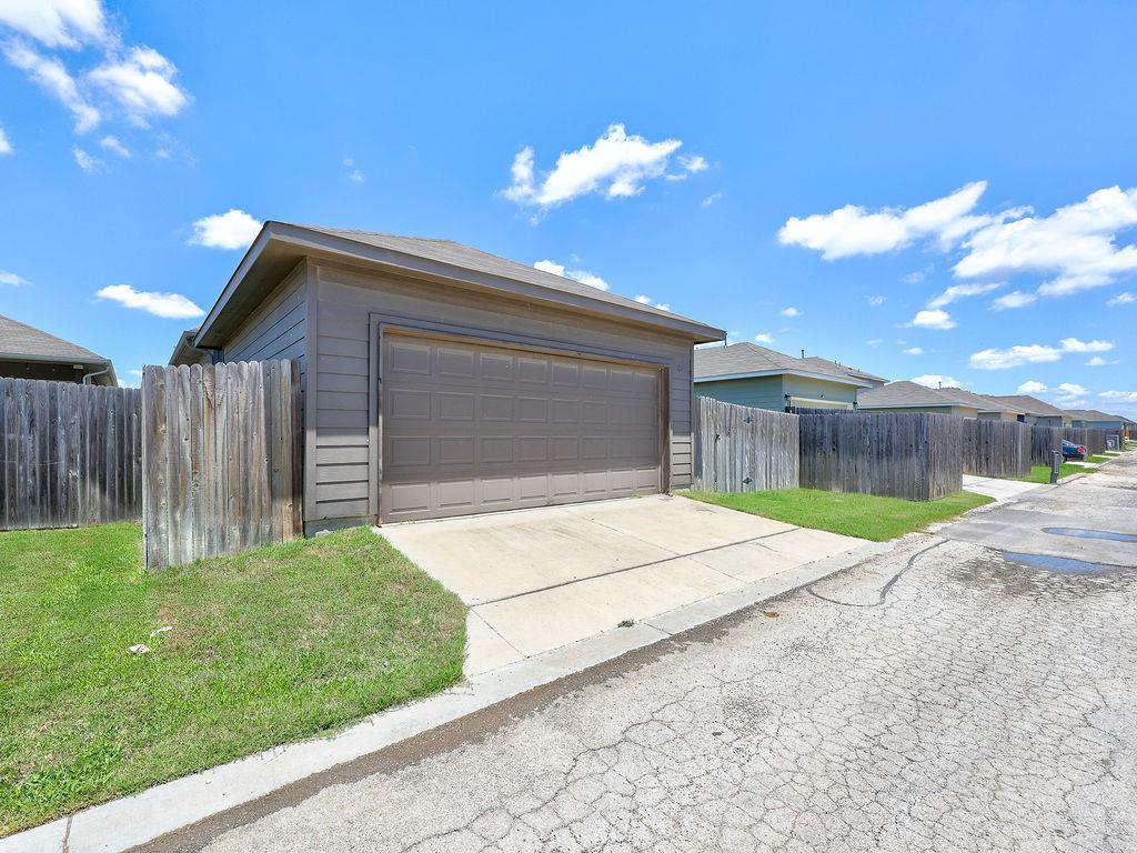 108 Timber Brook Dr, Hutto, TX 78634