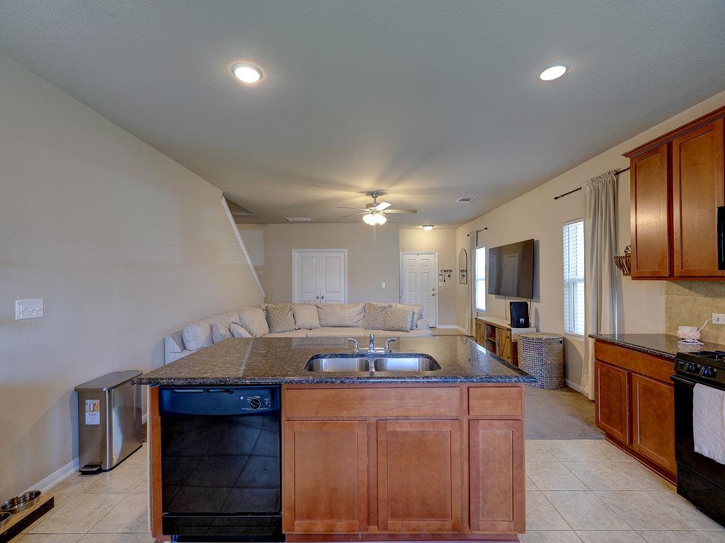 108 Timber Brook Dr, Hutto, TX 78634