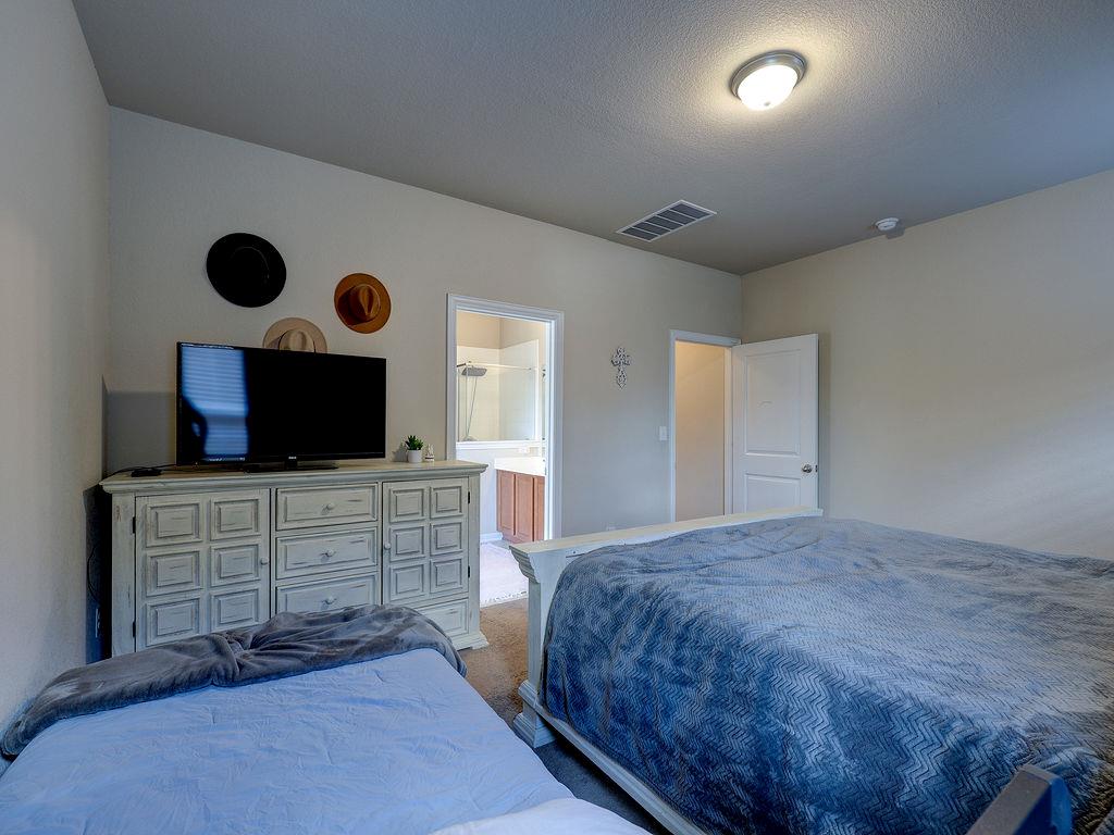 108 Timber Brook Dr, Hutto, TX 78634