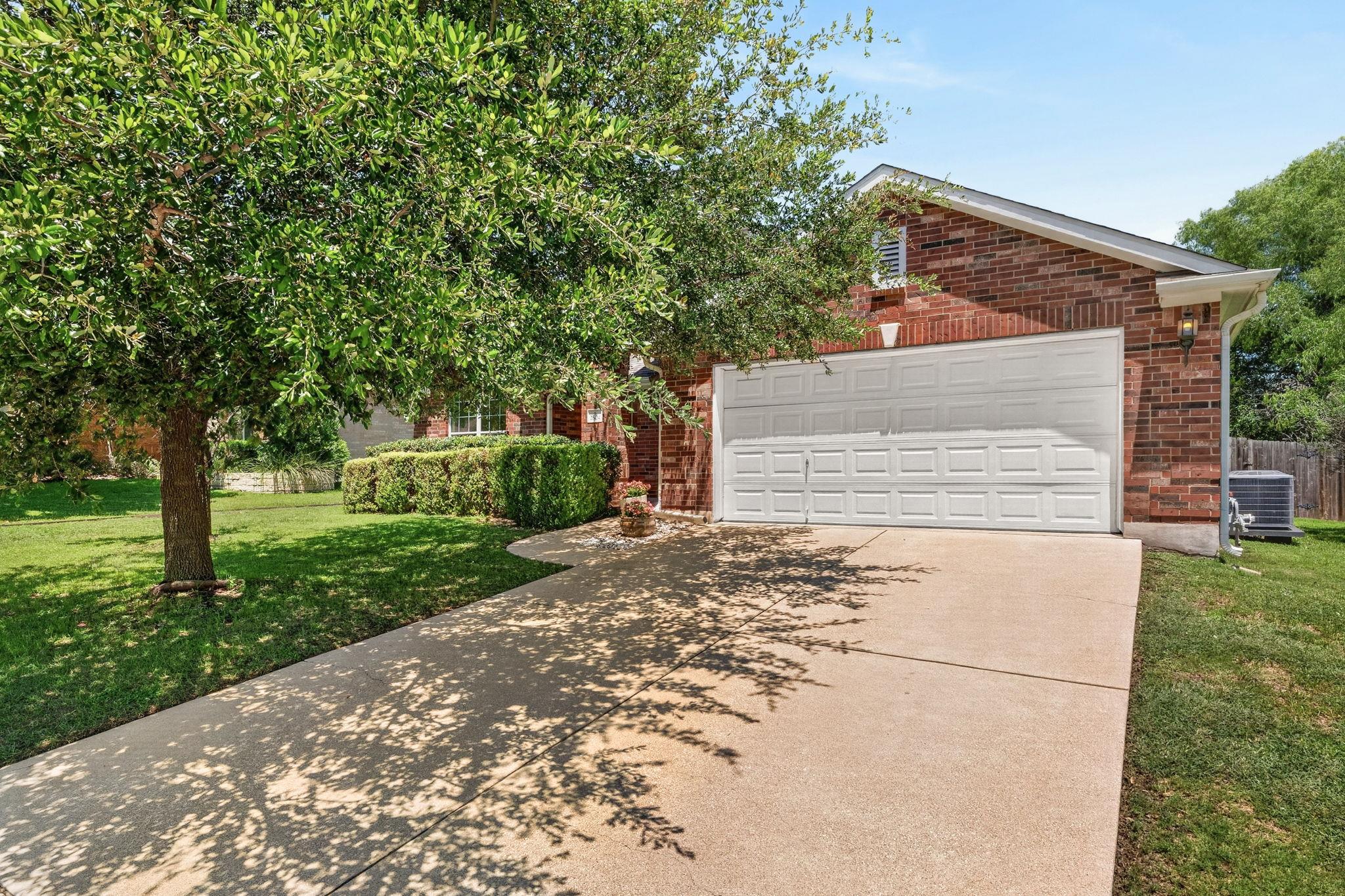 2504 Branding Iron Ln, Leander, TX 78641