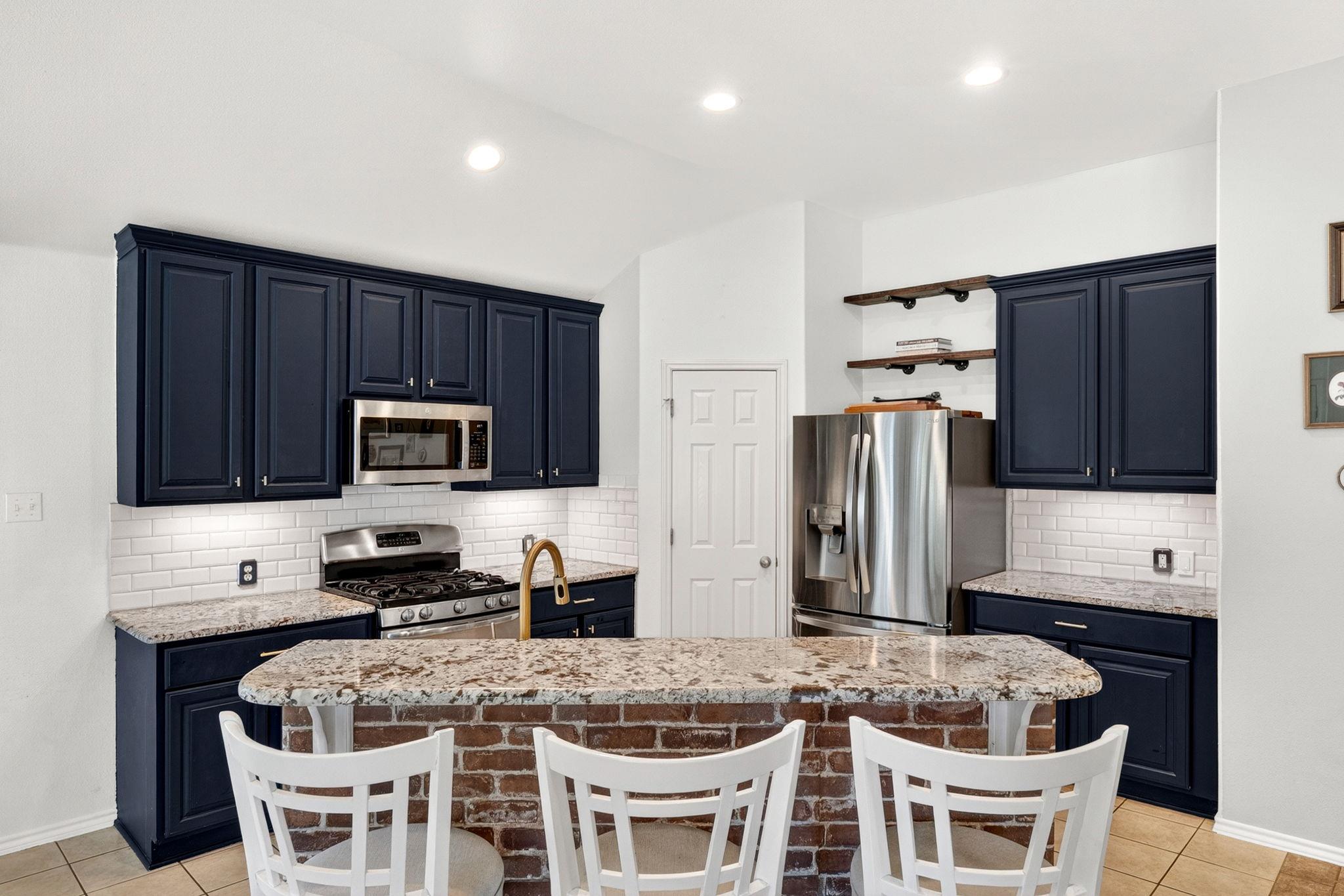 2504 Branding Iron Ln, Leander, TX 78641