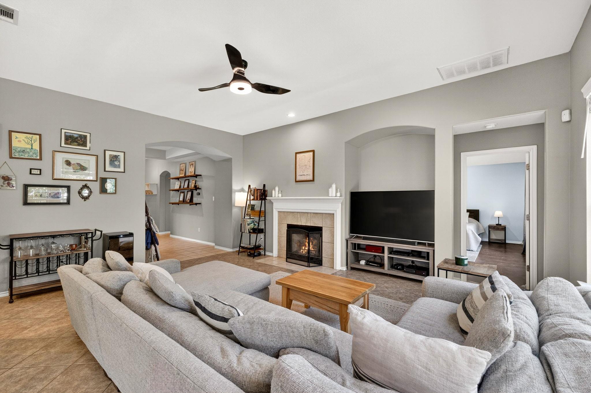 2504 Branding Iron Ln, Leander, TX 78641